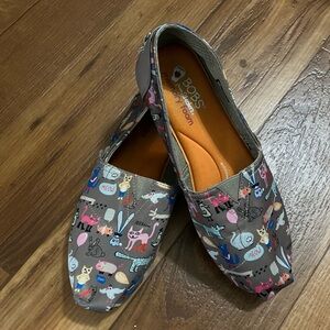 BOBS by Skechers Memory Foam Dog Prints Animal Print Taupe Shoes Women’s Size 11